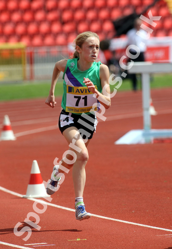 Natalia Hackett (South Yorkshire) Inter Girls 3000 metres, 2011 Aviva English Schools' 81st Track and Field Championships, Gateshead International Stadium